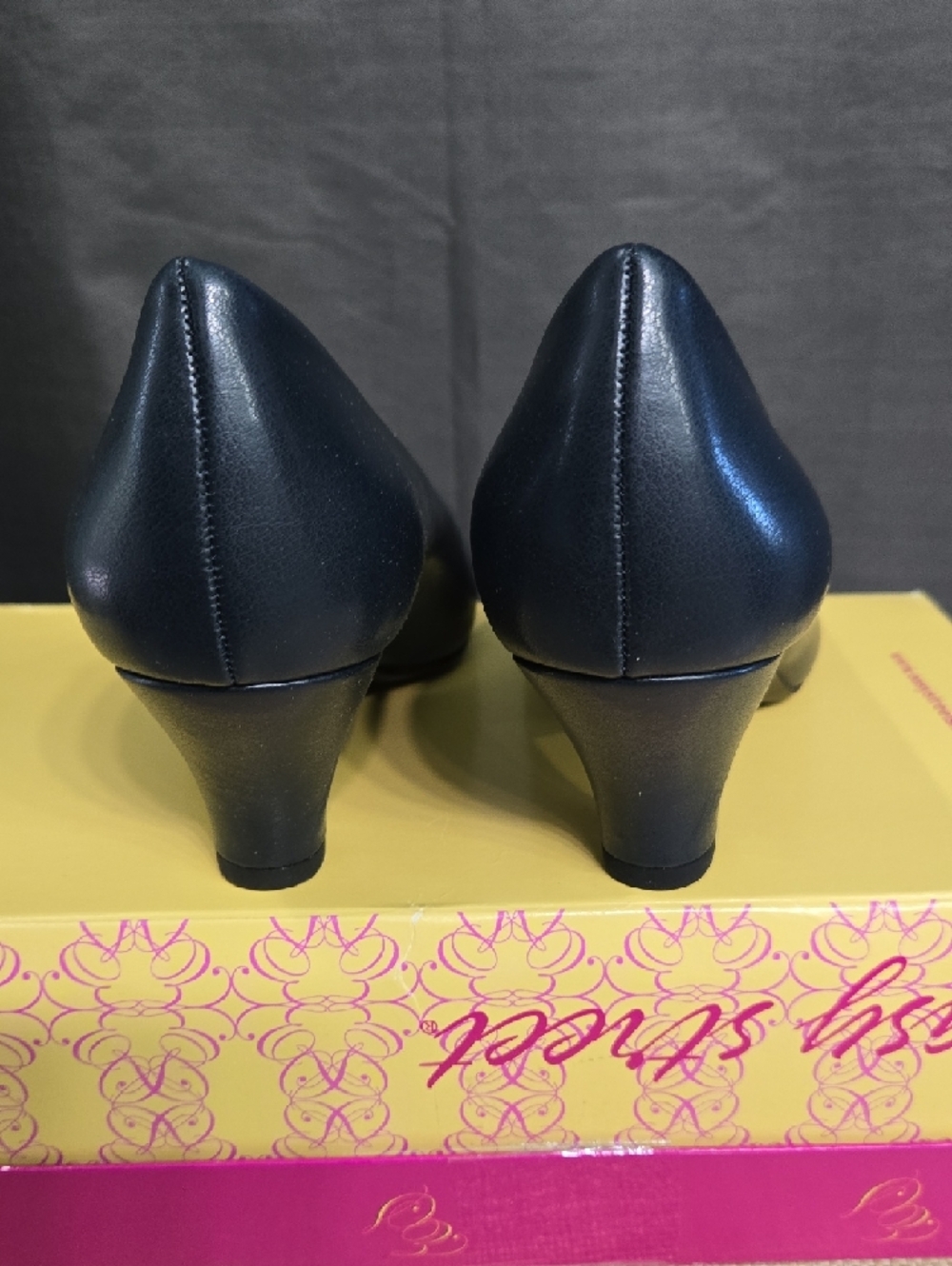 Navy Round-Toe Heels - Picture 3 of 11